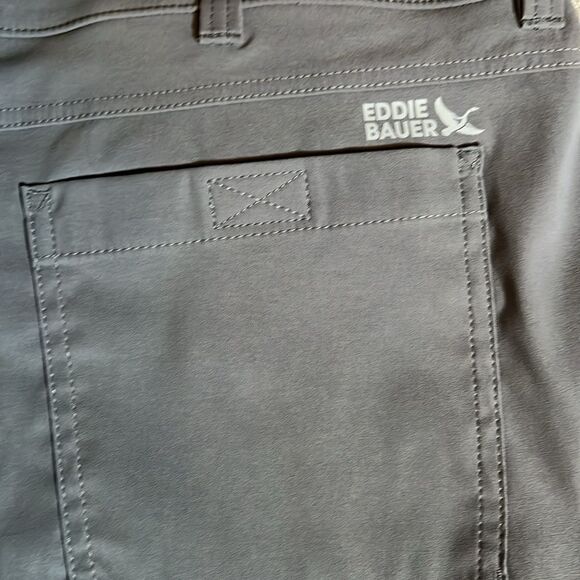 Eddie Bauer Men’s Rainier 10’ Tech Short - Picture 6 of 10